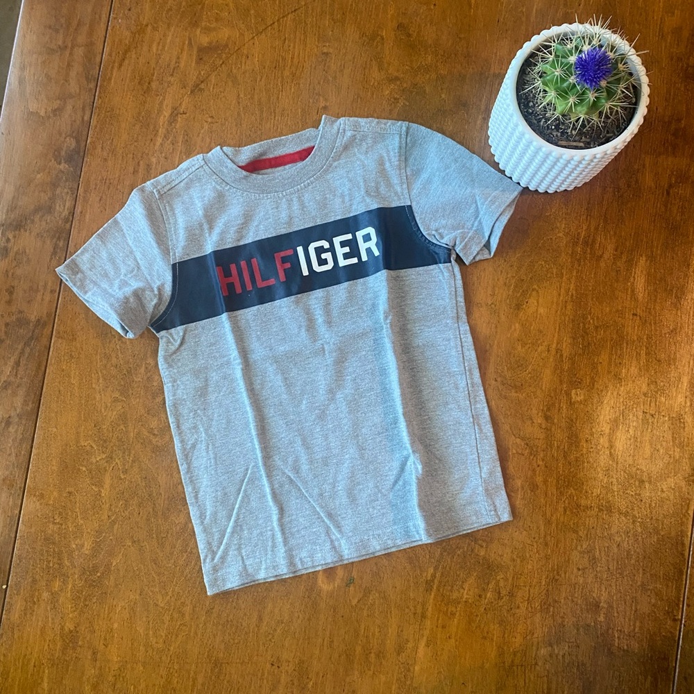 Tommy Hilfiger Boys 4T Gray Logo T-Shirt Short Sleeve Graphic Tee